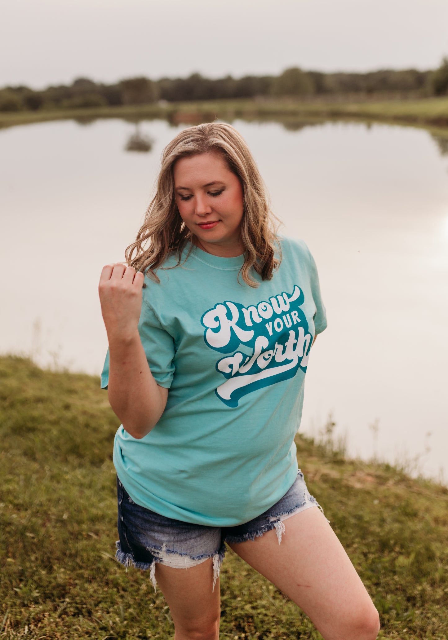 Know Your Worth Tee in Bright Turquoise